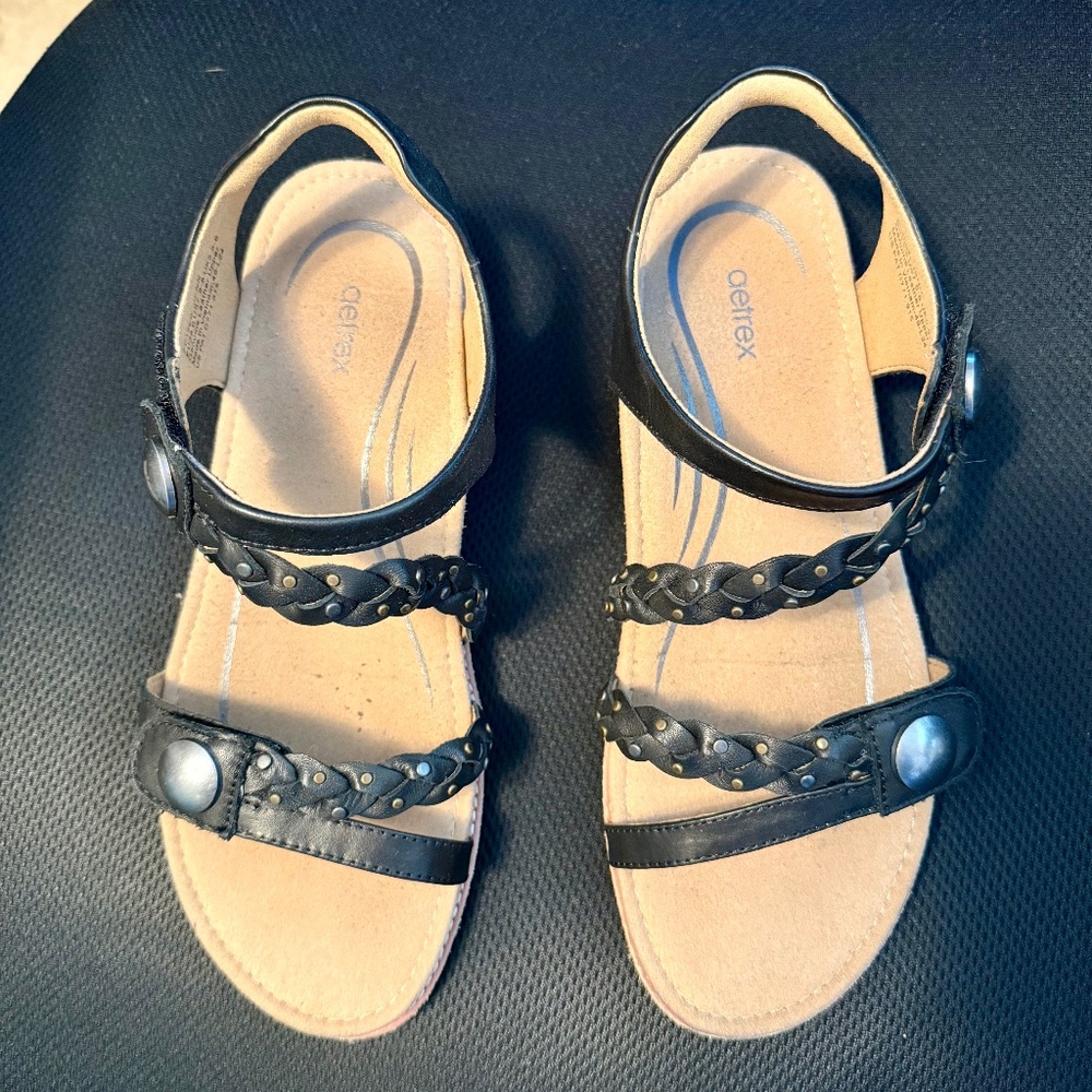 Black Aetrex sandals